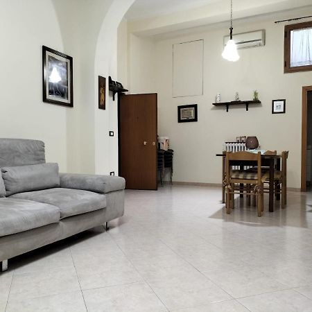 Casa Vacanze Al Castello Трані Екстер'єр фото
